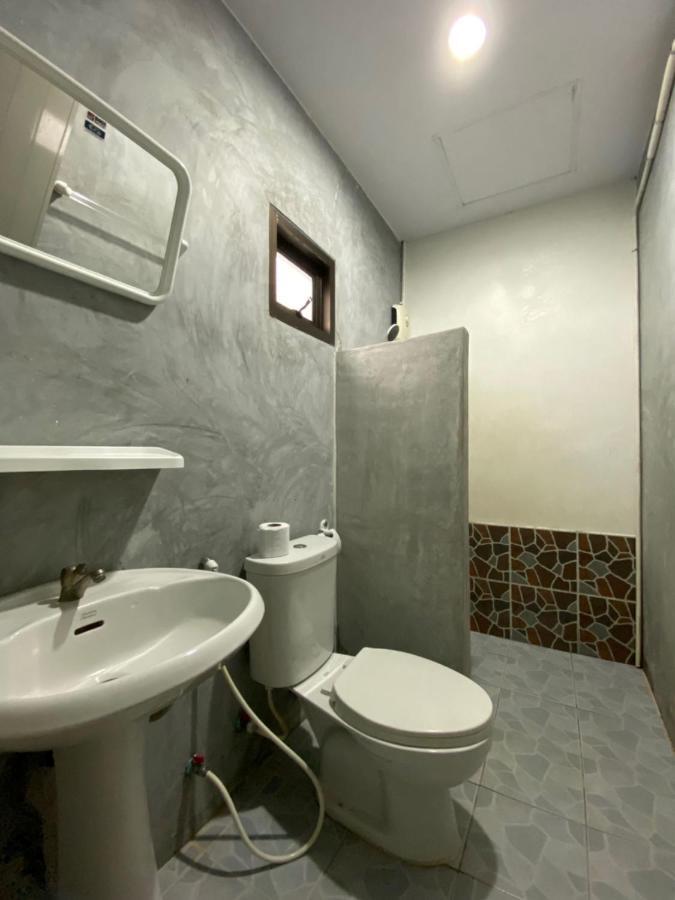 Studio 77 Chalong Luaran gambar